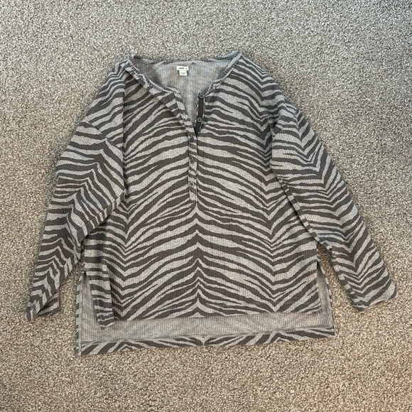 Aerie Gray Zebra Print PJ Set - Picture 6 of 11